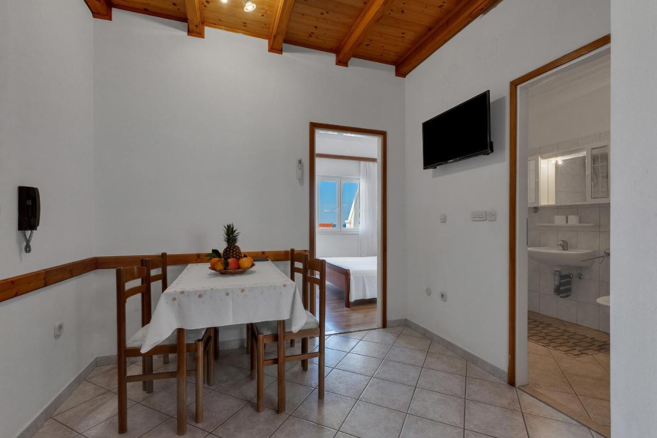 Apartments Tihomir Musac Omiš Dış mekan fotoğraf